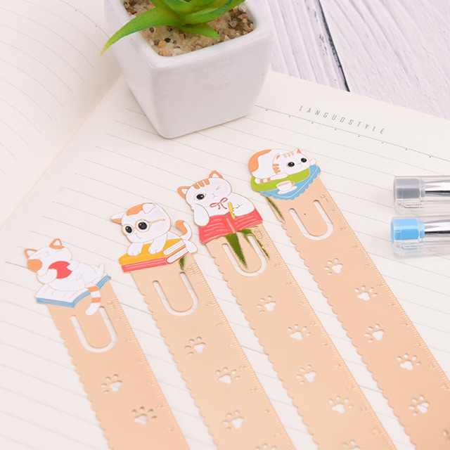 

Kitty Loves Reading Metal Ruler / Penggaris Besi / Penggaris Lucu / Penggaris Unik