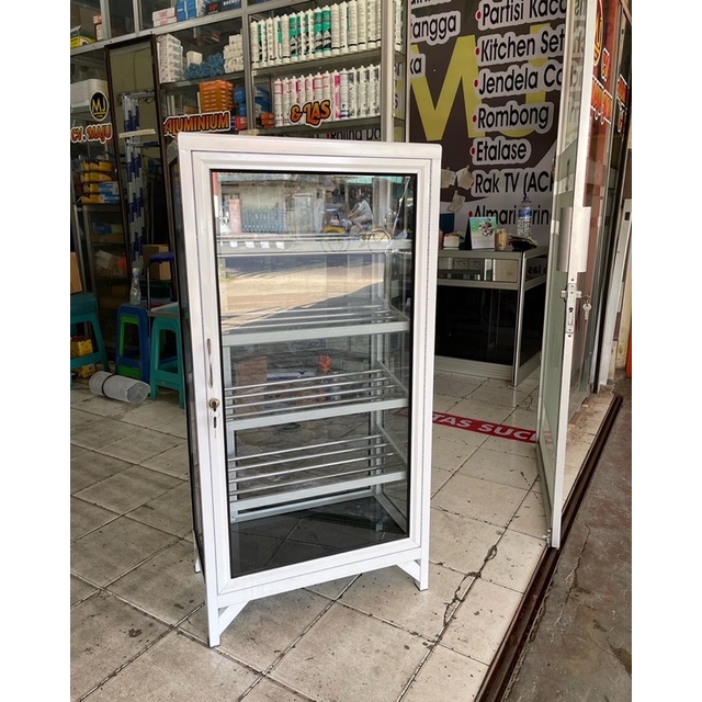 almari sepatu putih bahan aluminium kaca khusus kediri tukungagung