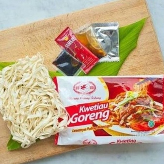 

Kwetiau Goreng cap Burung Layang Terbang