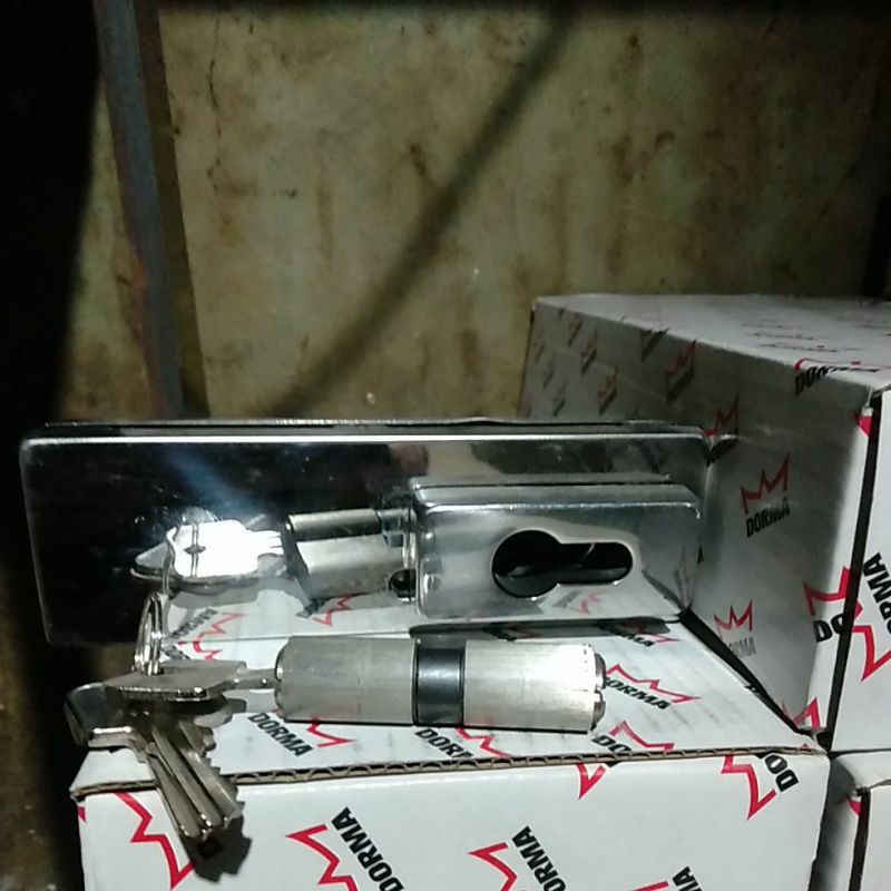 pacth fitting US10 berikut silinder / kunci pintu kaca