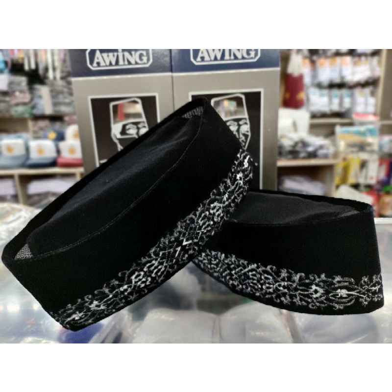 Peci Hitam 'AWING' AC motif bordir ZAVIER PERAK Tinggi 9