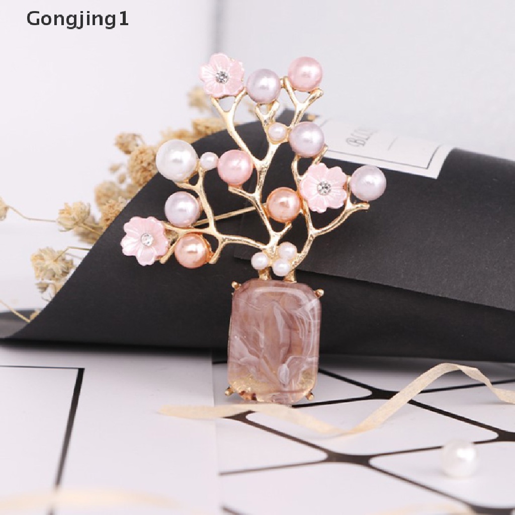 Gongjing1 1pc Bros Pin Bentuk Bunga Plum Blossom Aksen Mutiara Imitasi Untuk Wanita