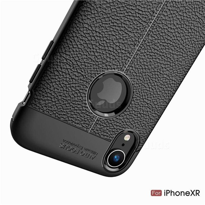 Case Casing Soft Case Auto focus Iphone XR -Hitam