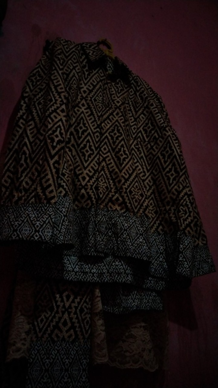 Couple Batik Wajik Lupita Brokat Lengan Panjang . Kebaya Couple Kondangan