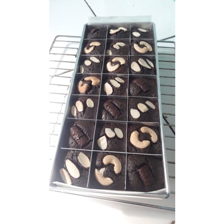 

FUDGY BROWNIES//CAKE TERKINI