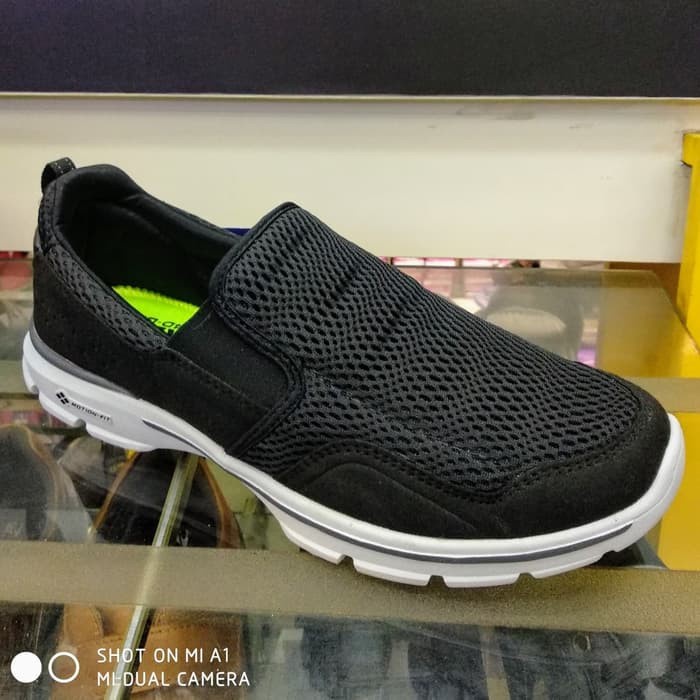 SEPATU SLIP ON SPOTEC BUSTER HITAM PUTIH TANPA TALI UNTUK PRIA WANITA SEPATU SANTAI CASUAL SLOP