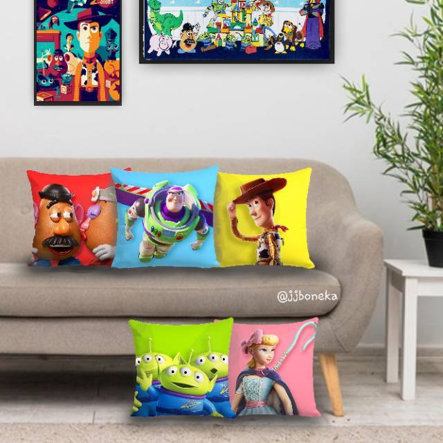 BANTAL SOFA PRINT MOTIF KARAKTER TOY STORY WOODY / BUZZ / BO PEEP / POTATO HEAD / ALIEN 40X40 CM