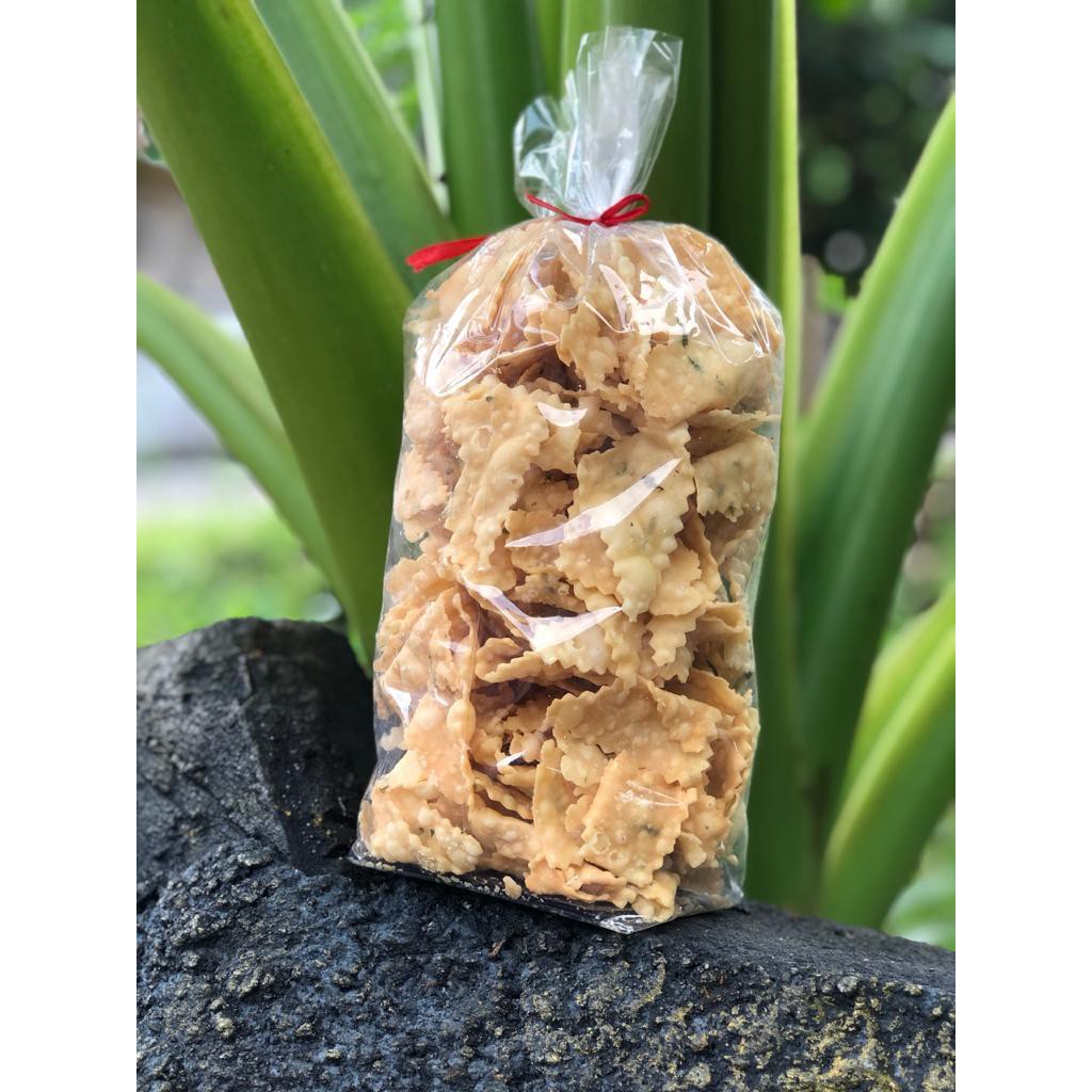 

CEMILAN SNACK KUE BAWANG / SISTIK