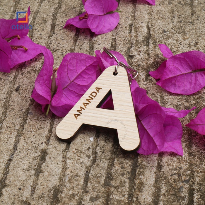 Custom Gantungan Kunci Kayu Alfabet Grafir Wood Keychain Letter Custom Nama Ganci Otello