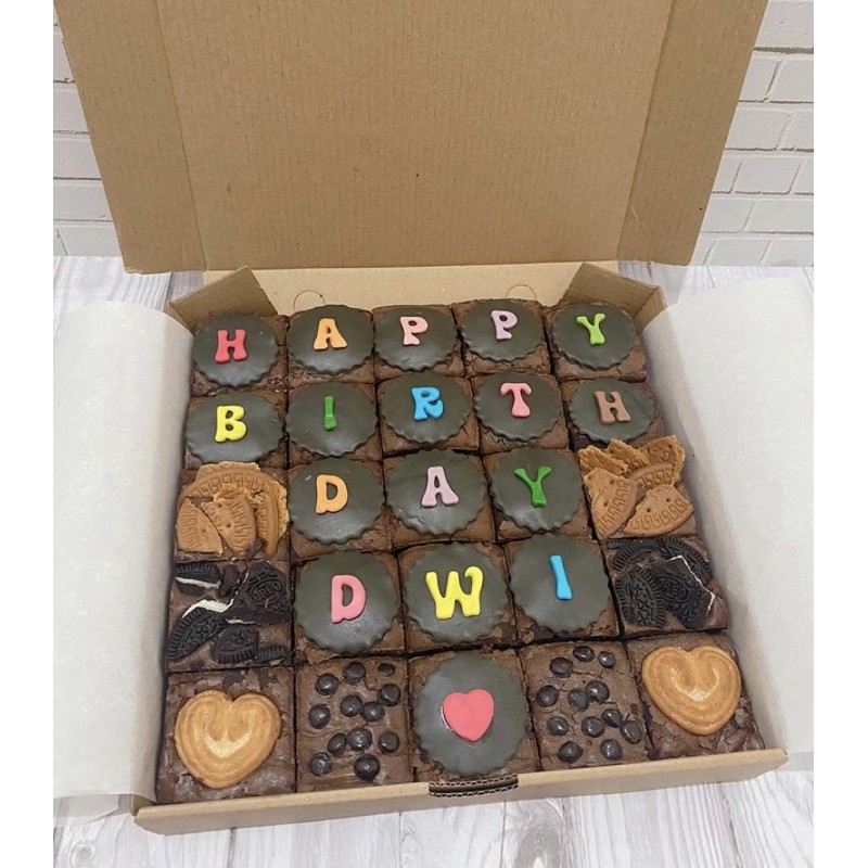 

Brownies Panggang custom / Brownies Fondant / Brownies murah / Brownies Ulang Tahun