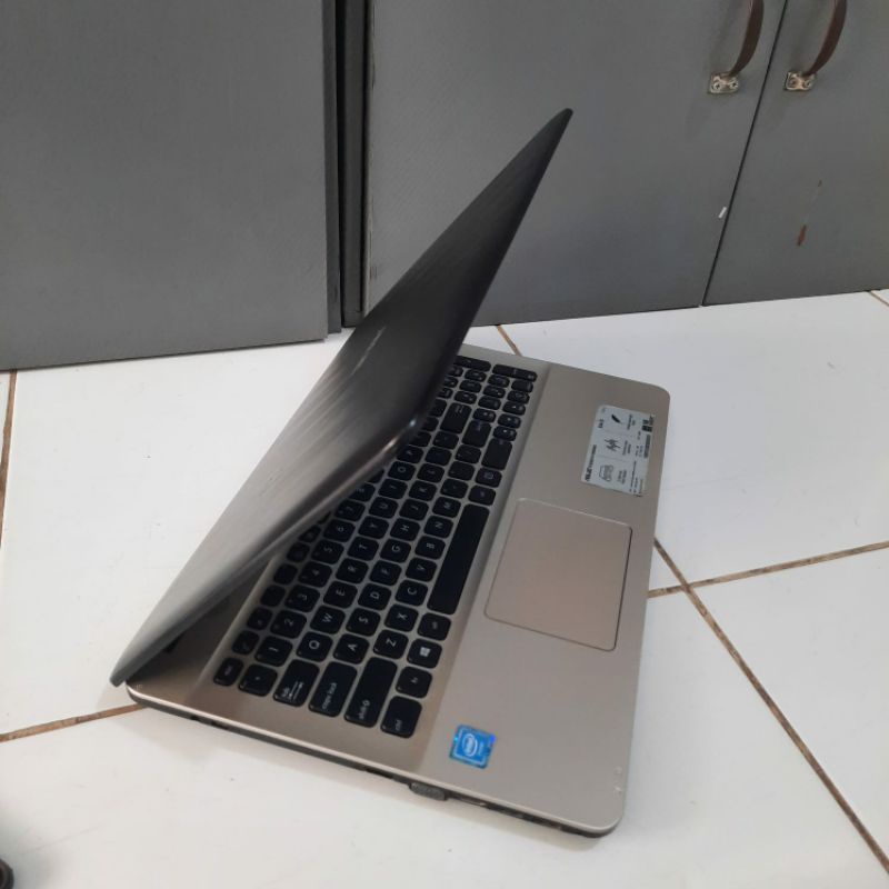 Laptop Asus X541SA intel Celeron N3060 Ram 4GB HDD 500GB Layar 15 inch Windows 10 siap pakai