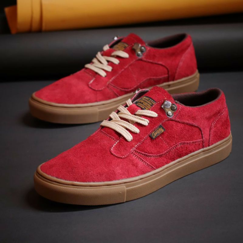 Sepatu Sneakers Casual Kasual Kets Santai Kuliah Sekolah Original Kulit Suede Lembut Berkualitas