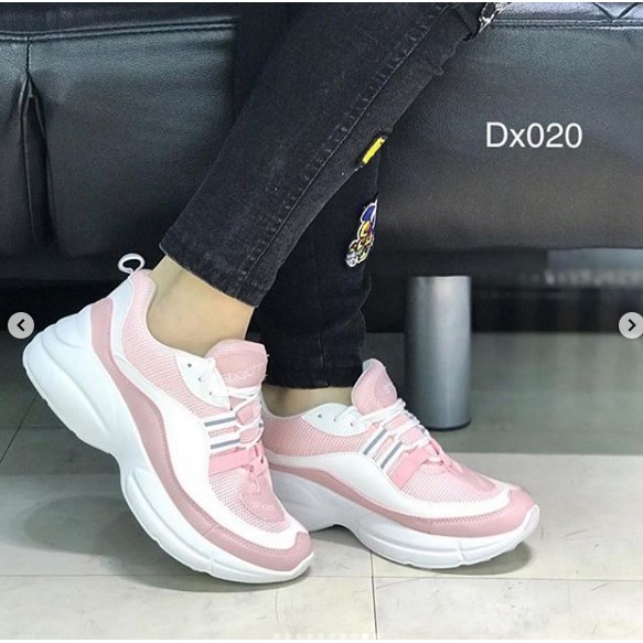 Sepatu Sneakers DX020