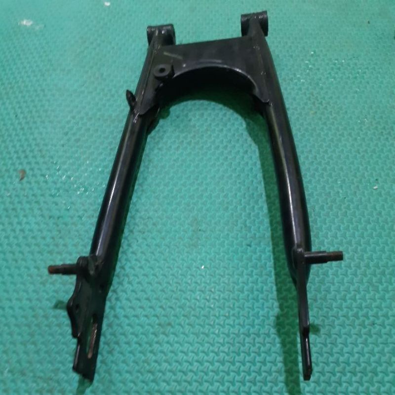swing arem garpu belakang suzuki Thunder original