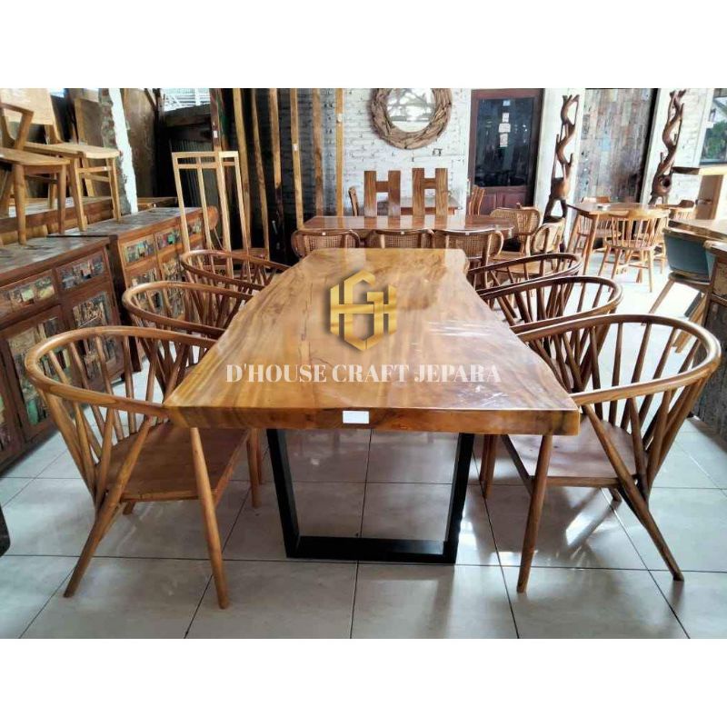 Set Meja Kursi Makan Kayu Trembesi Solid Kaki Besi Panjang 200cm