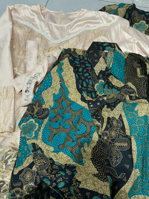 Batik Couple Kebaya Tunangan Izara Lamaran Wisuda Nikahan Kondangan Wanita Modern