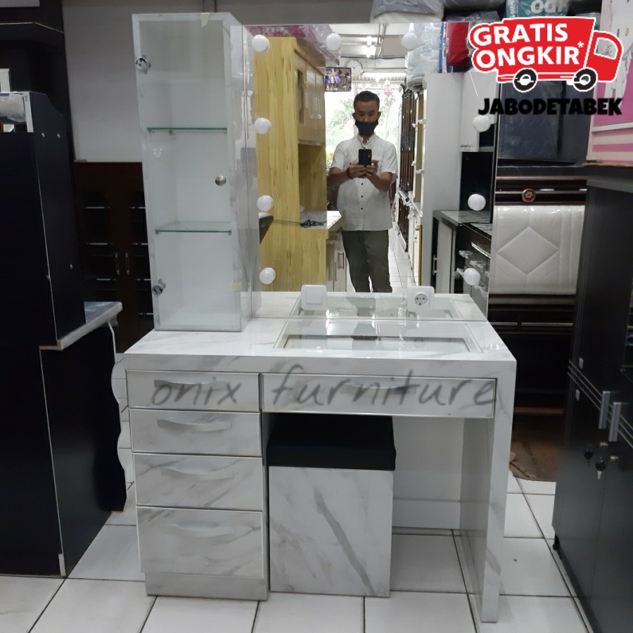 Meja Rias Hpl Lampu