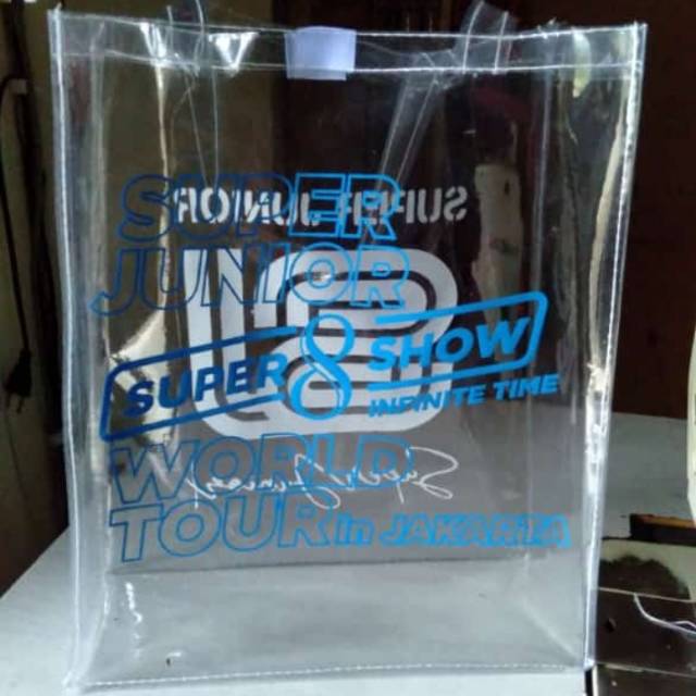 

Tas mika bening + sablon 1 sisi ( uk. P 20, T 25, lbr 13cm )