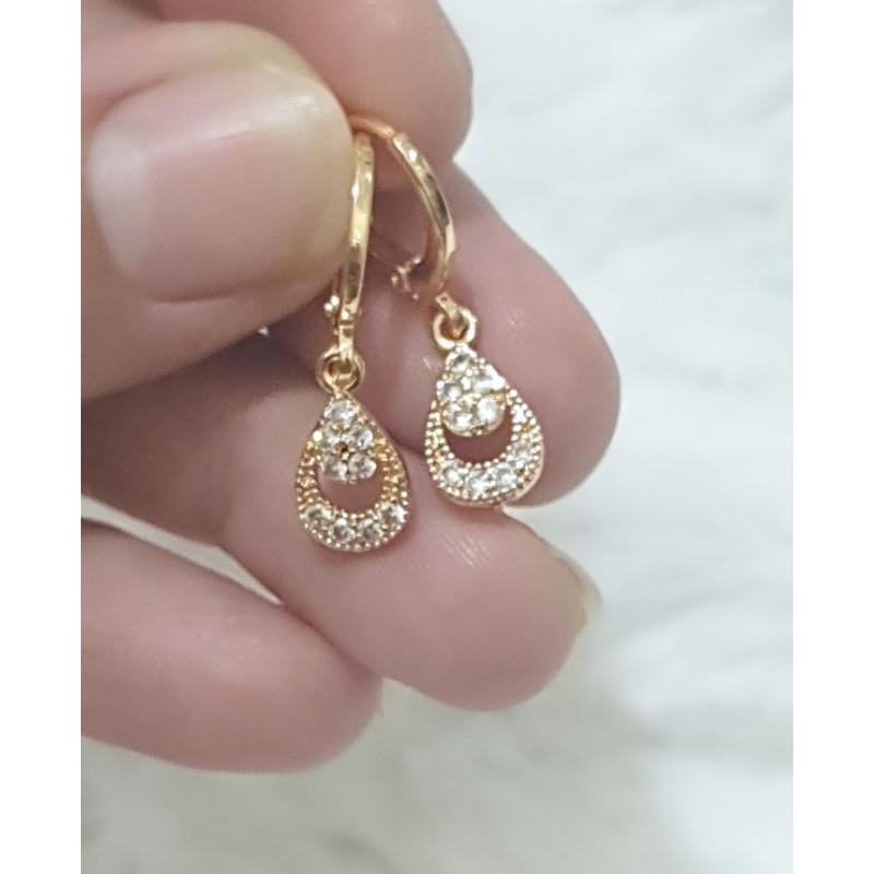 Anting dewasa lapis emas