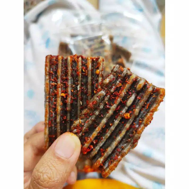 

SEBLAK KERUPUK SISIR HITAM 1KG