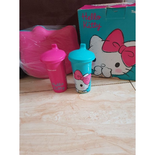 Hello kitty lunch set by tupperware