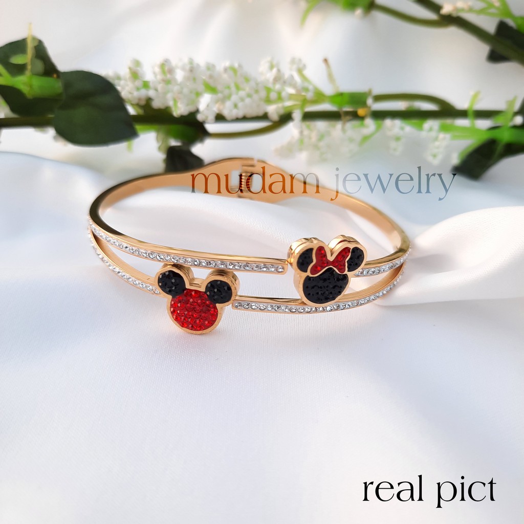 Gelang Bangle Titanium Minnie dan Mickey Merah Dengan Taburan Kristal Artifisial