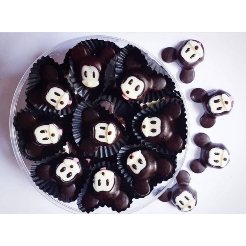 

coklat karakter mickey mouse 250gr/500gr