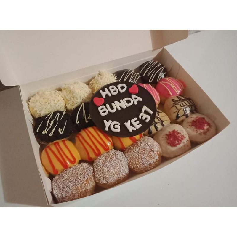 

DONAT /DOMINI TOPING ULTAH ISI 20PCS/BOX