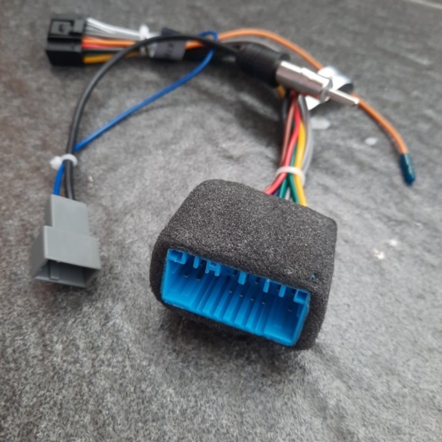 Dijual Soket Audio Head Unit Suzuki Ertiga  Swift  APV Diskon