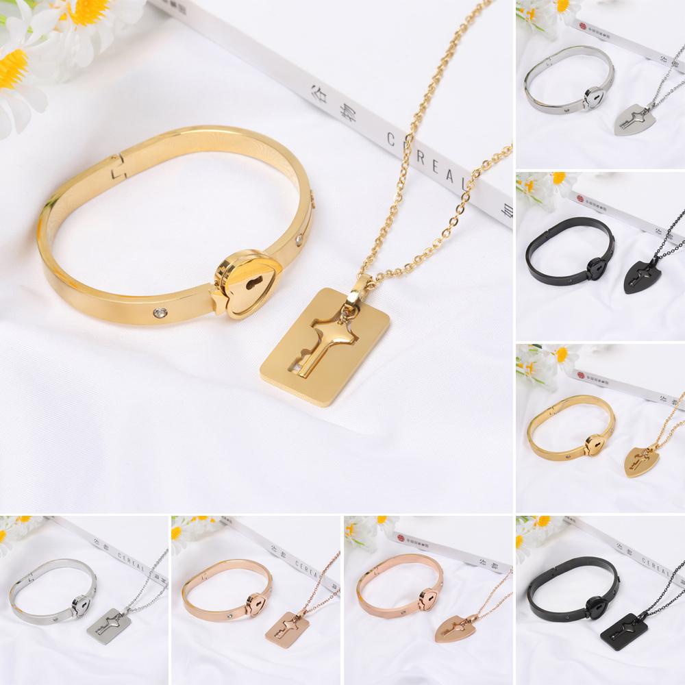 R-flower Concentric Lock Key Hadiah Pria Dan Wanita Perhiasan Kalung