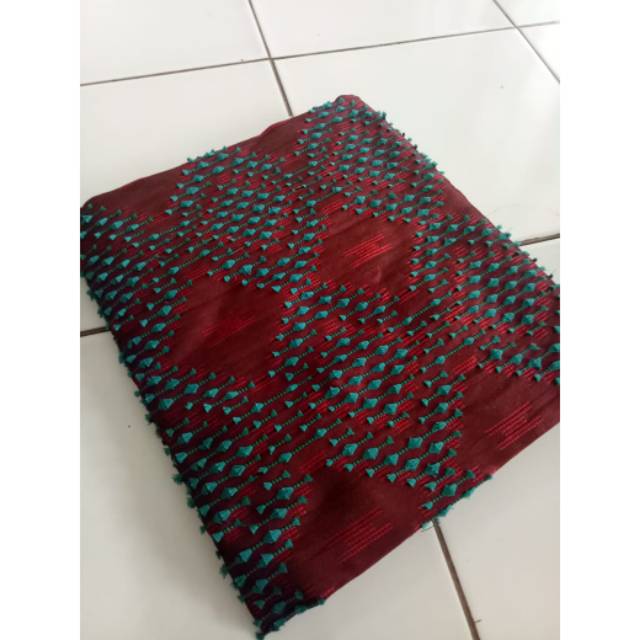 Kain tenun sutra bulu