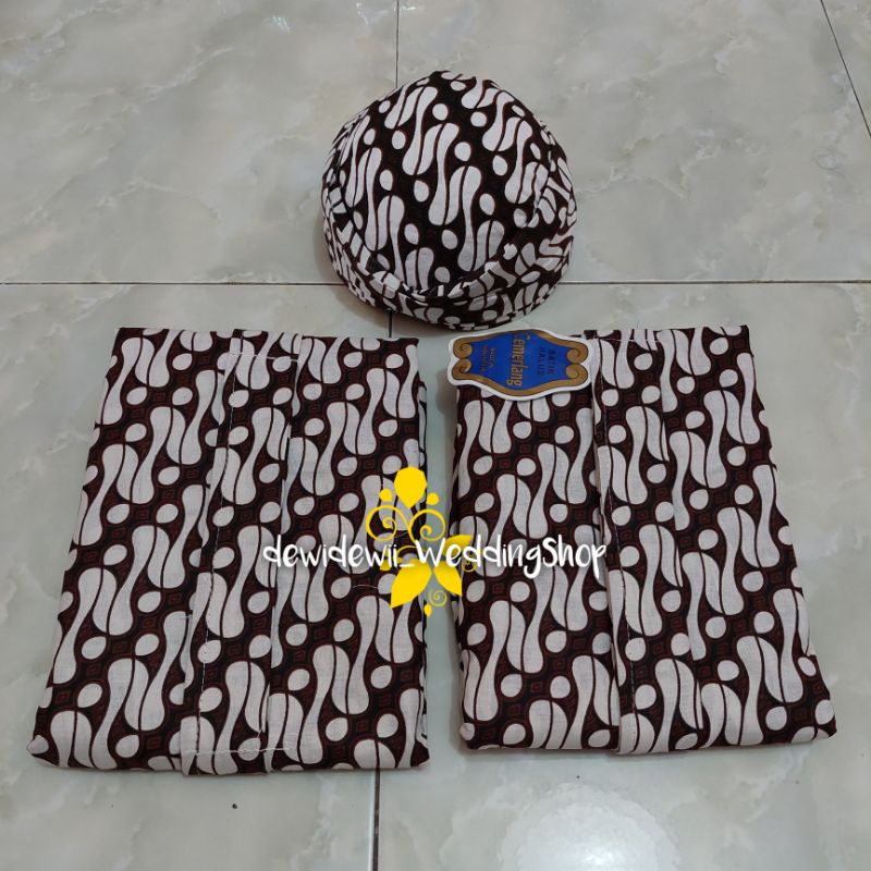 Set Jarik Cewek Cowok + Blangkon, Motif Lereng Kecil