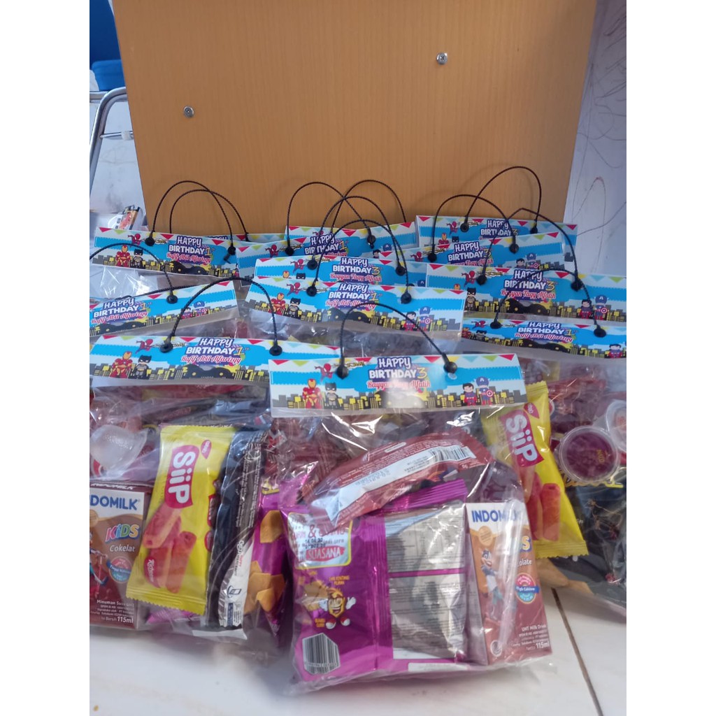 

Label Bingkisan Ulang Tahun lebar 18cm isi 18pcs