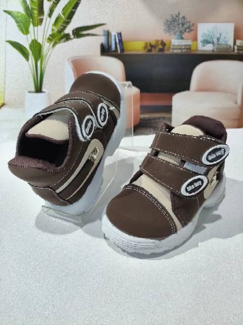 SEPATU BABY BOOT TERLARIS