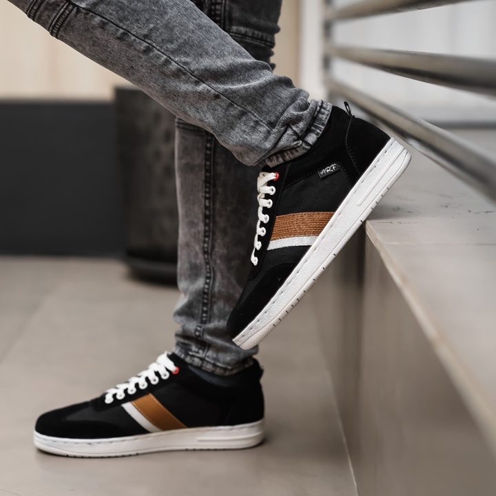 Wilson Black - Sepatu Sneakers Pria Casual Kuliah Santai Unisex Original