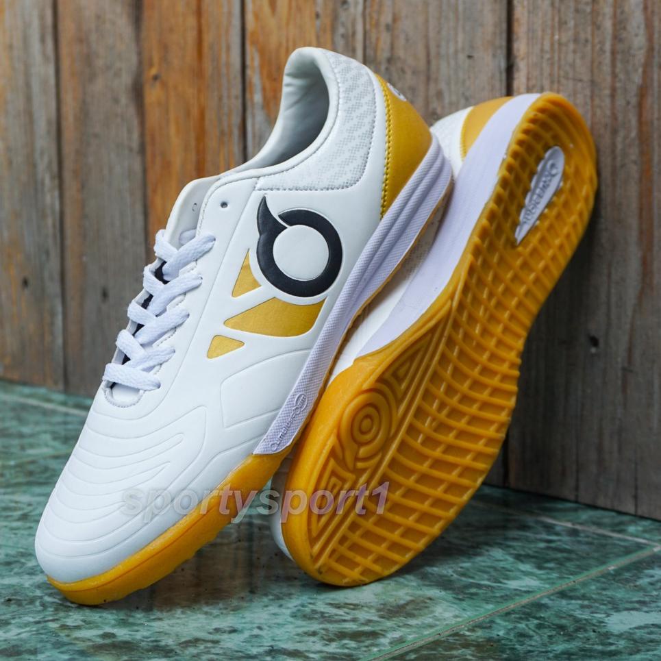 Model Baru.. HARGA Rp 69.999 DAPAT SEMUA YANG DI GAMBAR  PAKET KOMPLIT SEPATU FUTSAL ORTUS CATALYST 