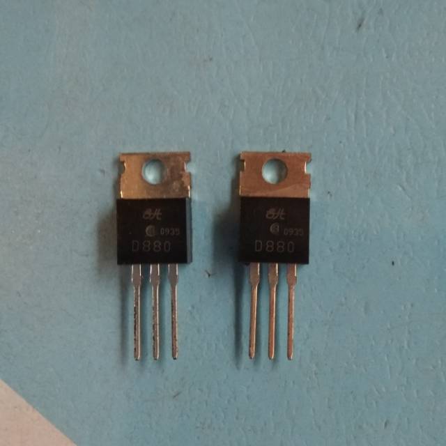 Transistor D880 kaki 3pin