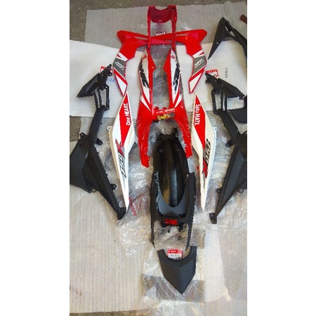 COVER BODY SAYAP  DEPAN BELAKANAG KIRI KANAN SET SONIC 150R WARNA MERAH PUTIH 100% ORIGINAL AHM