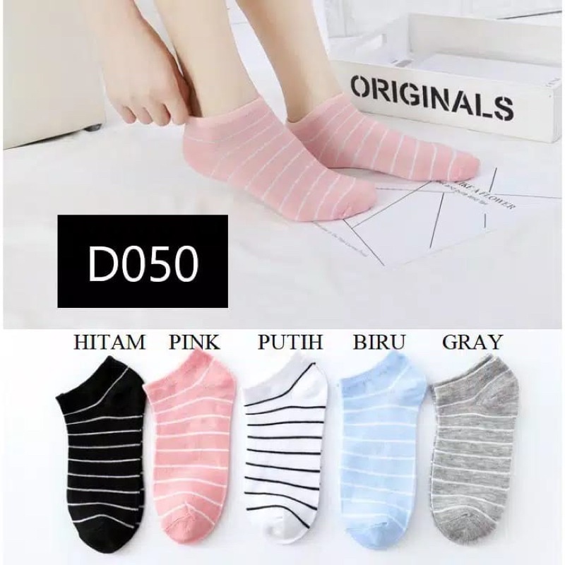 Kaos Kaki Pendek Wanita Garis