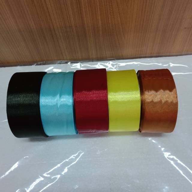 

Pita Gulung Satin 4 cm / Pita Gulung Besar