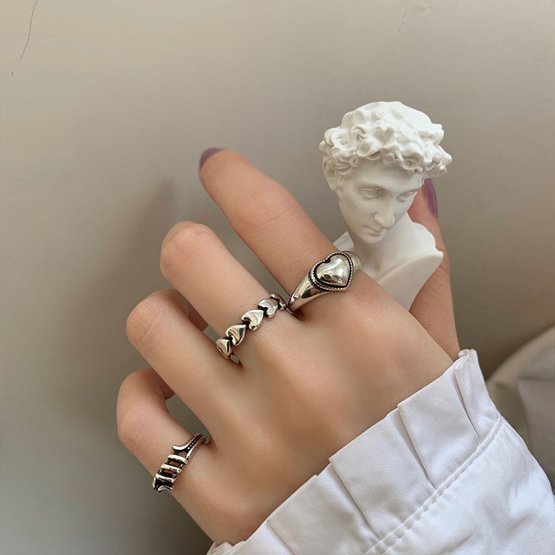 YEEZII 7pcs / Set Cincin Desain Logo Hati Alfabet Warna Silver Gaya Retro Untuk Wanita