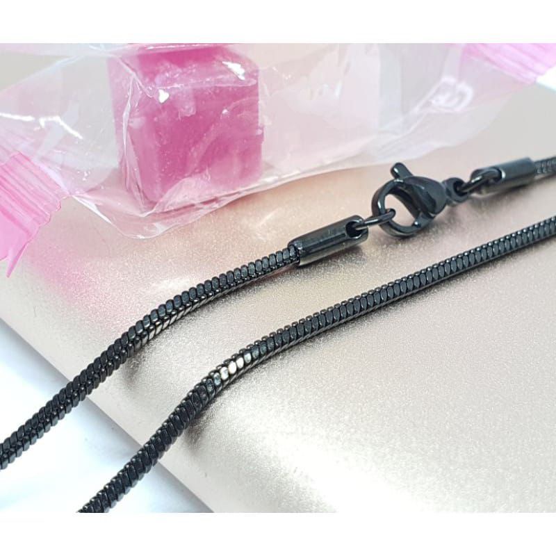 KALUNG TITANIUM MODEL KOTAK WARNA HITAM