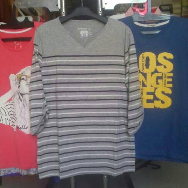 4. Size XL PHENOMENAL kaos wanita branded matahari