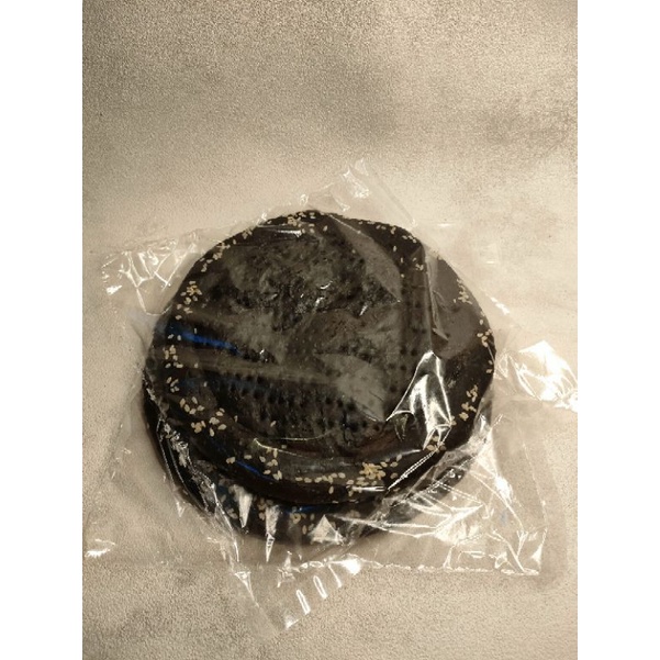 

Base Pizza Hitam/ Black Pizza/ Roti Pizza black ukuran 16 cm