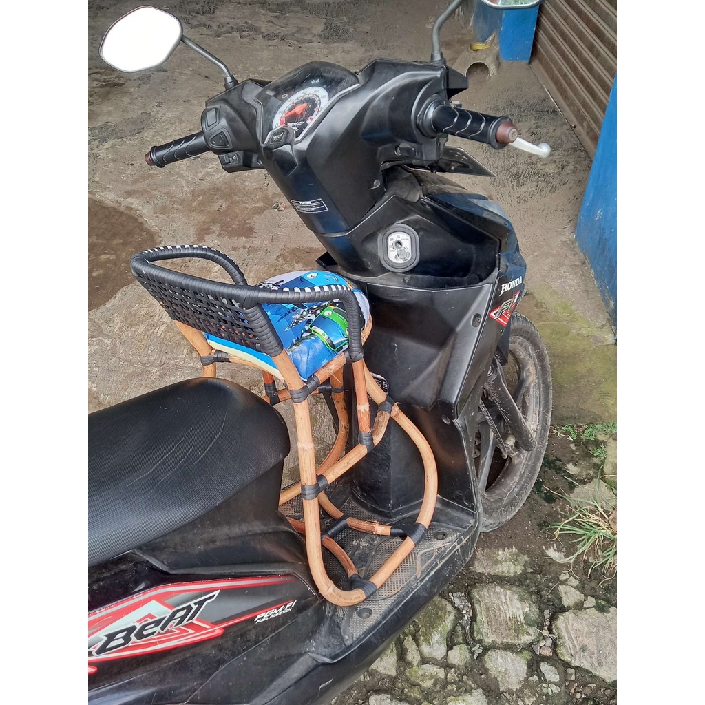 Kursi Boncengan Anak Motor Matic / Dudukan Depan Anak Motor Matic / Kursi Boncengan Anak Rotan Motor Matic / kursi bayi motor matic/ Jok Depan Anak Motor Matic / Dudukan depan anak Untuk Motor Matic / Bangku Boncengan Anak Di  Motor Matic / Kursi Rotan