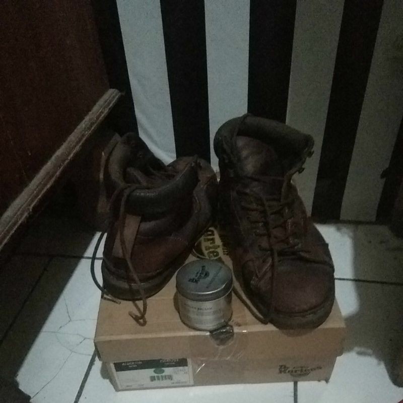 sepatu dr,martens