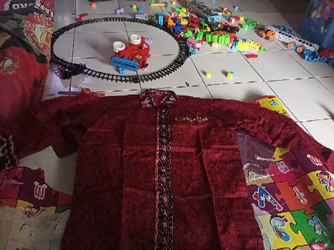 Kemeja Batik Mega Mendung Merah | Lengan Panjang | Atasan Pria Batik Modern