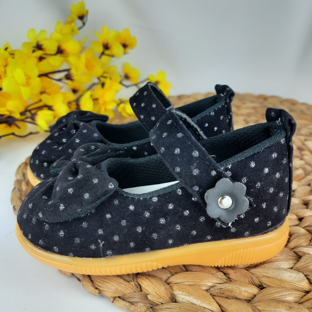 [TAMAN SEPATUKU] SEPATU TRENDY MURAH ANAK PEREMPUAN PITA SOL BUNYI CIT-CIT 1 2 3 TAHUN SAX01