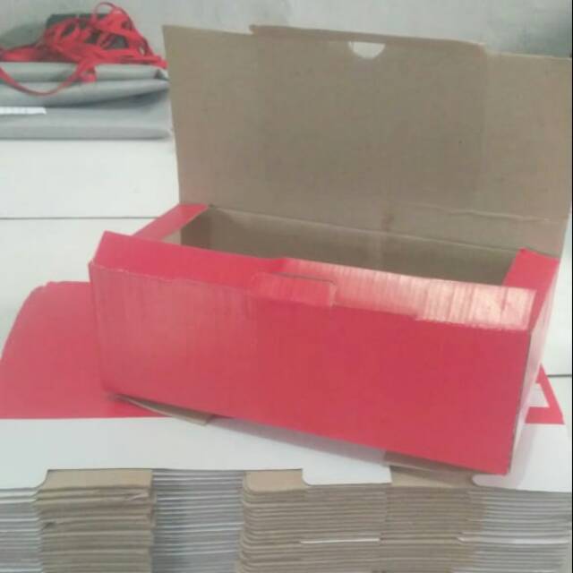 

DUS/BOX/KARDUS MERAH SIZE 38-42