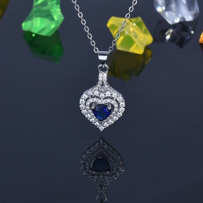 [Ready Stock]Fashion and Fully-Jewelled Micro-Inlaid Colorful Gem Love Heart Pendant Necklace